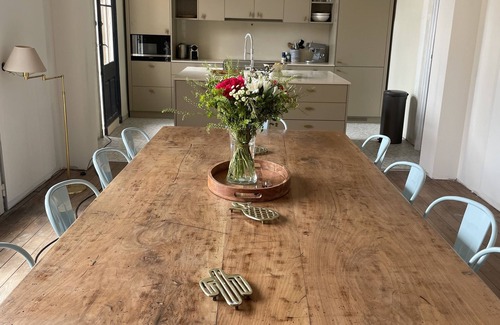 Soulac-sur-Mer Villa | Villa Turquoise, 5-minute walk from the beach and market. Sleeps 14. Swimming pool