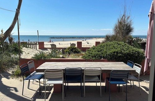 Carnon-Plage Villa | Villa Type 4 in 1st Line sea ! Terrace on the Beach!