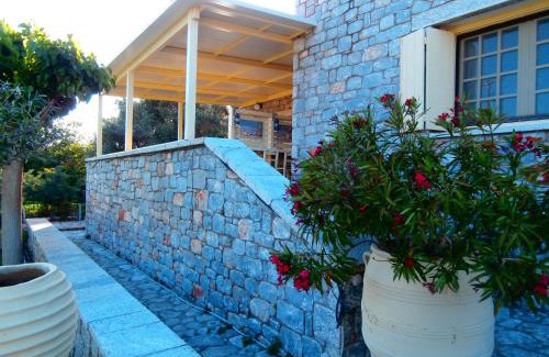 Gythio Villa | Villa Tzortzakos