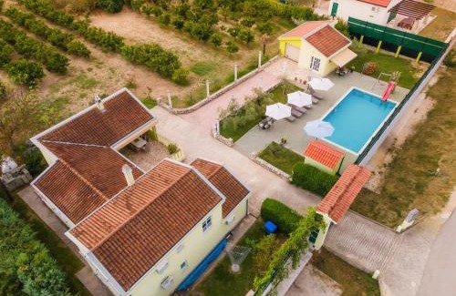 Komin Villa | Villa Usce