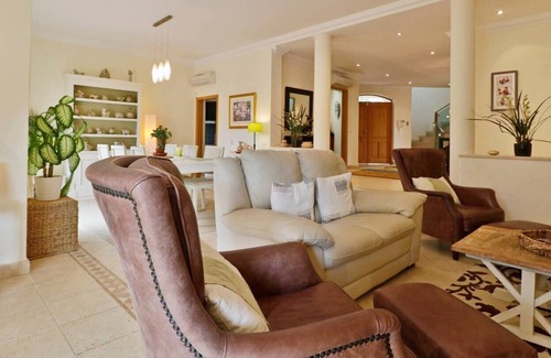 Vale do Garrao Villa | Villa Vale Do Lobo 176 - 4 Bedroom villa - Great pool area - WiFi and Air conditioning