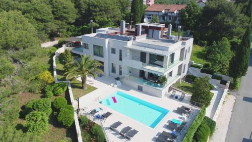 Borik Apartment | Villa Valsavia-apartment Borik with pool and SPA