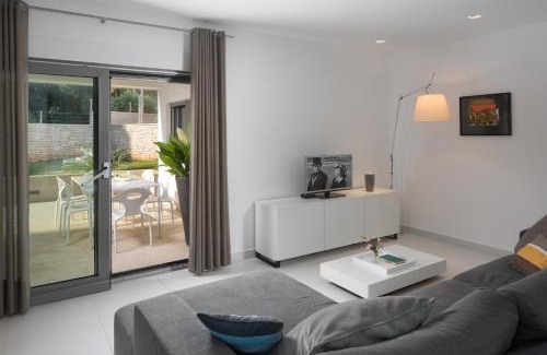 Borik Apartment | Villa Valsavia-apartment Borik with pool and SPA