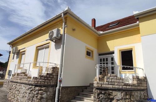 Keszthely House | Villa Vanília