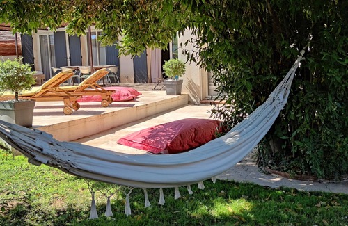 Saint-Martin-de-Crau Villa | Villa Van Gogh Swimming pool and Spa in Provence