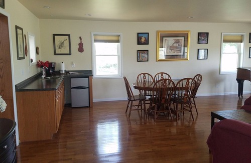 Hudson Villa | Villa Vellucci : YOUR OWN PRIVATE RETREAT w/Indoor Heated Pool and more