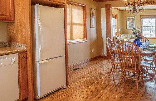 Hudson Villa | Villa Vellucci : YOUR OWN PRIVATE RETREAT w/Indoor Heated Pool and more