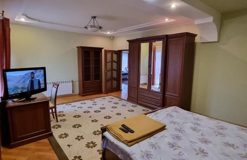 Berehove House | VILLA VERA