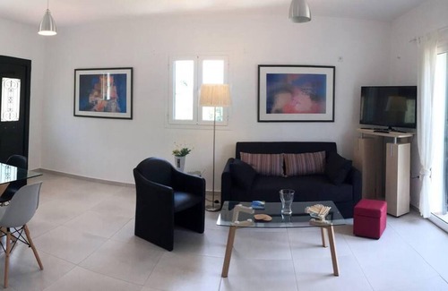 Dhrakata Villa | Villa Verde in Divarata