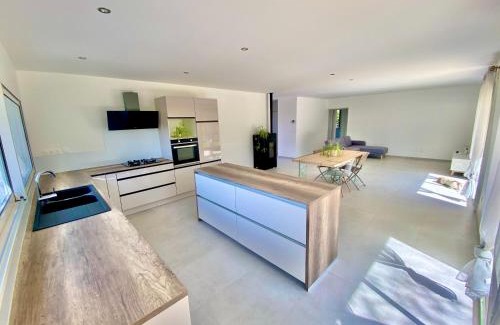 Sisteron House | Villa Verde Modern
