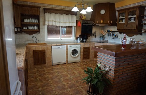 Alhaurin de la Torre Villa | Villa Vereda del Palmar, BBQ, Wifi, private heat pool; for free October