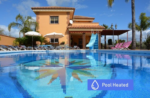 Alhaurin de la Torre Villa | Villa Vereda del Palmar, BBQ, Wifi, private heat pool; for free October