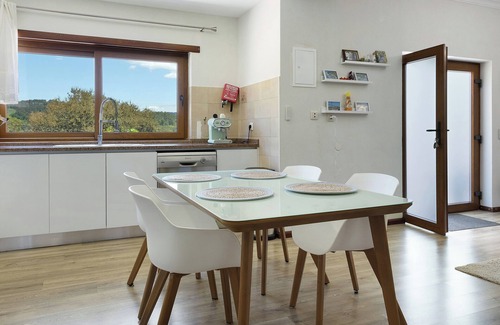 Linhares de Cima Villa | Villa 'Vermarl' with Mountain View, Wi-Fi and Air Conditioning