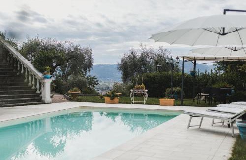 Castelnuovo Magra Villa | Villa Vernazza