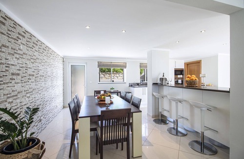 Valados Villa | Villa Vista | 4 Bedrooms | Beautiful Panoramic Views | Goldra