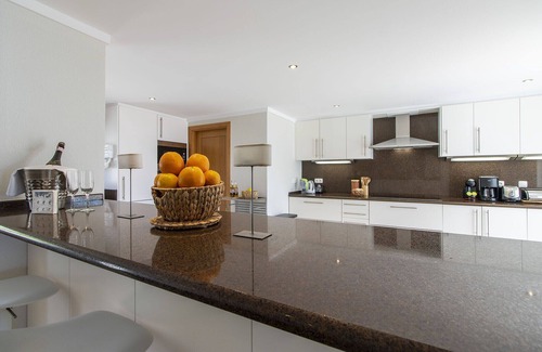 Valados Villa | Villa Vista | 4 Bedrooms | Beautiful Panoramic Views | Goldra