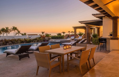 Buzzards Villa | Villa Vista al Mar: Ocean Views, Beach Club Access, Walk to beach. Promos Avail.