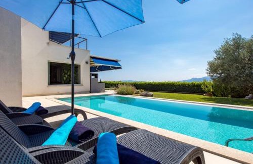 Sarsoni Villa | Villa Vista by Interhome