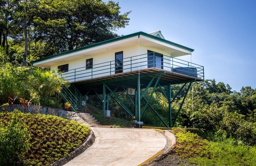 Parrita House | Villa Vista Hermosa w/breathtaking ocean view & WiFI