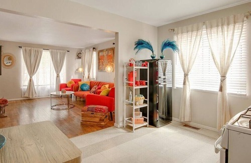 Barelas House | Villa w Fast Wi-Fi Minutes to Downtown Albuquerque