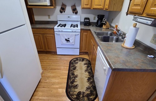 Warrens Villa | Villa walking distance to 3 Bears Lodge Waterpark and Jellystone Park