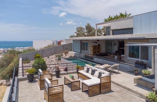 La Paz Villa | Villa Wellmina - Stunning Sunsets & Relaxing Poolside Vibes!
