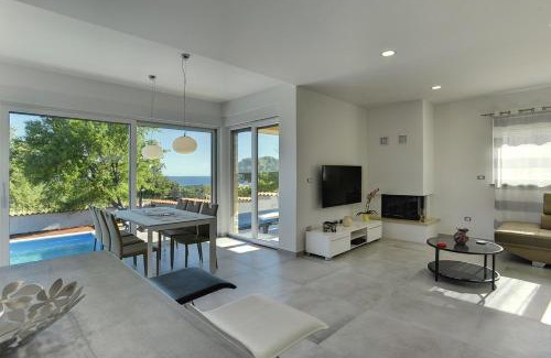 Peroj Villa | Villa White