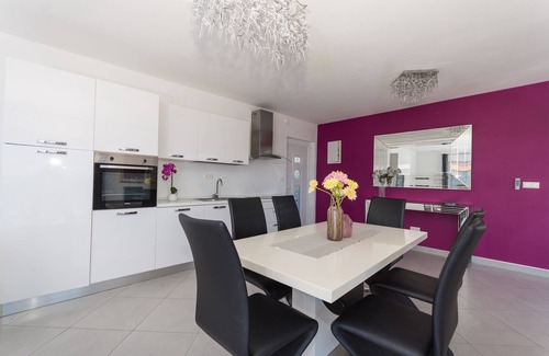Tribunj Villa | Villa White newly built in center and near the marina and beach