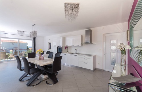 Tribunj Villa | Villa White newly built in center and near the marina and beach