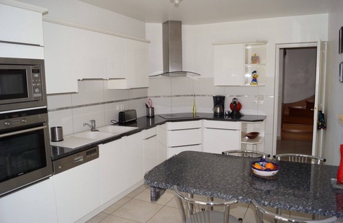 Bailly-Romainvilliers Villa | Villa with 1100 square garden, Peaceful Location