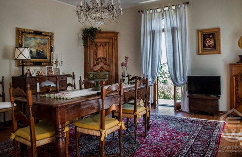 Civenna Villa | Villa with 7 beds, 3 bathrooms, private garden, heating, wifi.
