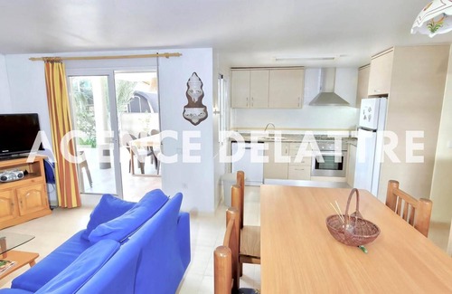Peniscola Ski Chalet | Villa with private pool, barbecue, summer lounge with pergola, 6 bedrooms, air conditioning.