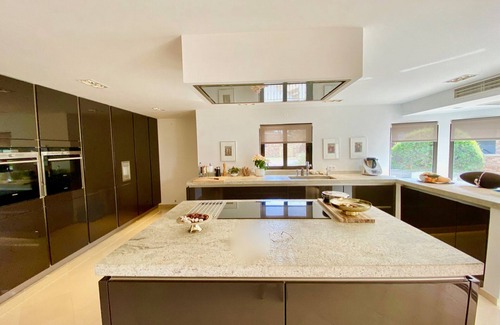 Quarteira Cottage | Villa with exquisite finishes