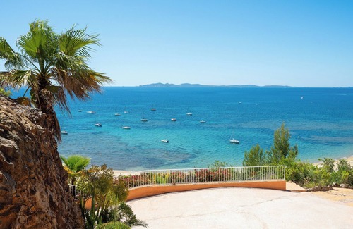 La Londe-les-Maures Villa | Villa with sea view/access in the heart of Domaine Privé de l'Argentière, swimming pool, Jacuzzi