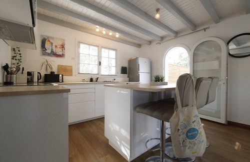 Saint-Jean-de-Monts Ski Chalet | Villa with pool for 8