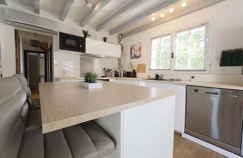 Saint-Jean-de-Monts Ski Chalet | Villa with pool for 8