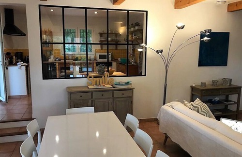 Le Brusc House | Villa with large pool, in landscaped garden, at walking distance from the beach