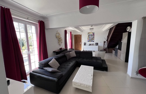 La Gaude Villa | Villa with heated indoor pool and janitor