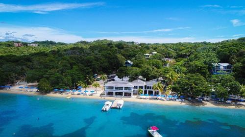Antoneys Cay House | Villa with Pool 5 min beach, close 2 WestBay