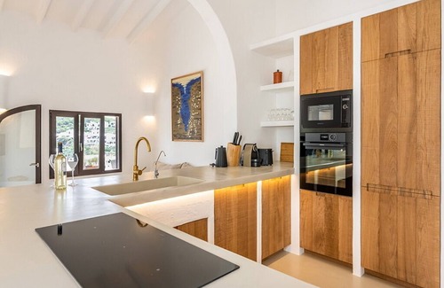 Ciutadella de Menorca Villa | Villa with pool and super beach views in Cala Morell