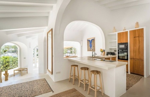 Ciutadella de Menorca Villa | Villa with pool and super beach views in Cala Morell