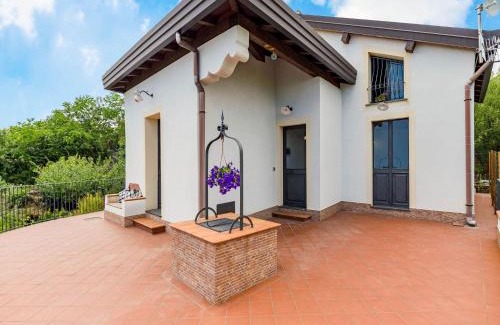 Mascali Villa | Villa with pool and panoramic surroundings