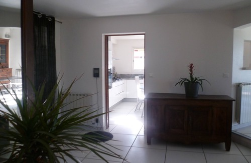Saint-Didier Villa | VILLA WITH POOL, ARBOREE, ENCLOSED AREA CALME10 people