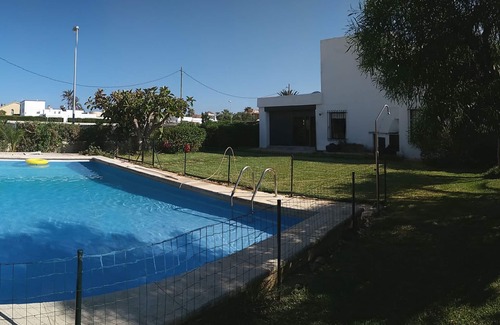 Roquetas de Mar Ski Chalet | Villa with pool 150 m from the beach