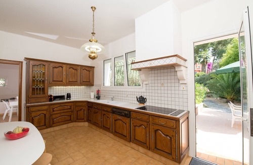 Sanary-sur-Mer Villa | Villa with Pool in Portissol/La Cride quiet area