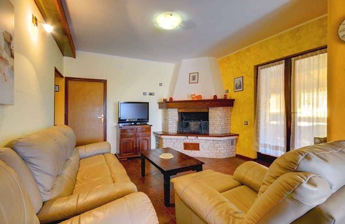 Muntic Villa | Villa with pool, jacuzzi and playing field