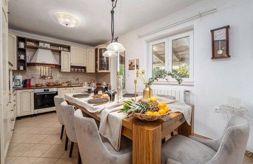 Gulici Villa | Villa with pool, up to 12 people,6 bedrooms, close to the beach, garden, parking