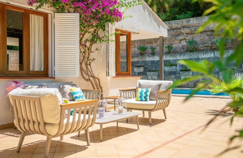 Cala San Vicente Ski Chalet | Villa with private swimming pool 450 meters from the beach and at the foot of the mountains