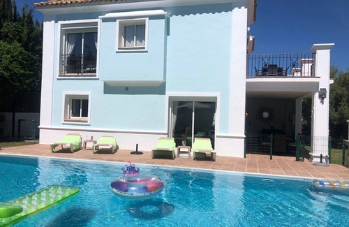 Castillo de Sabinillas Villa | Villa with private infinity pool close to Port