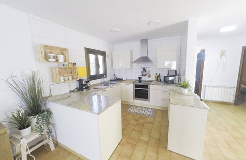 L'Ampolla Ski Chalet | Villa with private pool and sea views